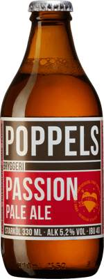 En glasflaska med Poppels Bryggeri Passion Pale Ale, en ale från Västra Götalands län i Sverige