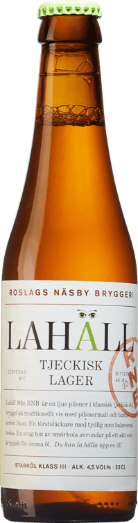 En glasflaska med RNB Lahäll Tjeckisk Lager, en ljus lager från Stockholms län i Sverige
