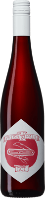 En glasflaska med Peter & Paul Rot, ett rött vin från Niederösterreich i Österrike