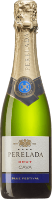 En lättare glasflaska med Castillo Perelada Brut, en mousserande från Cava i Spanien