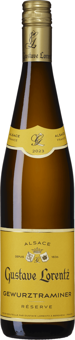 En glasflaska med Gustave Lorentz Gewurztraminer Réserve 2021, ett vitt vin från Alsace i Frankrike