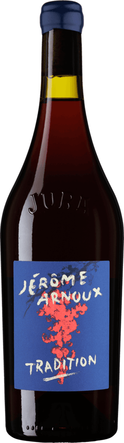En glasflaska med Jérôme Arnoux Tradition 2021, ett rött vin från Jura i Frankrike