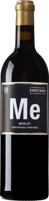 En lättare glasflaska med Charles Smith Vineyard Collection Stoneridge Vineyard Merlot, ett rött vin från Washington State i USA