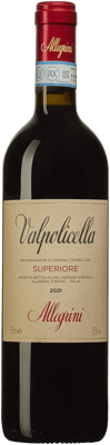 En lättare glasflaska med Allegrini Valpolicella Superiore 2019, ett rött vin från Venetien i Italien