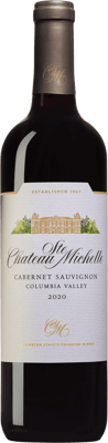 En lättare glasflaska med Chateau Ste Michelle Cabernet Sauvignon, ett rött vin från Washington State i USA