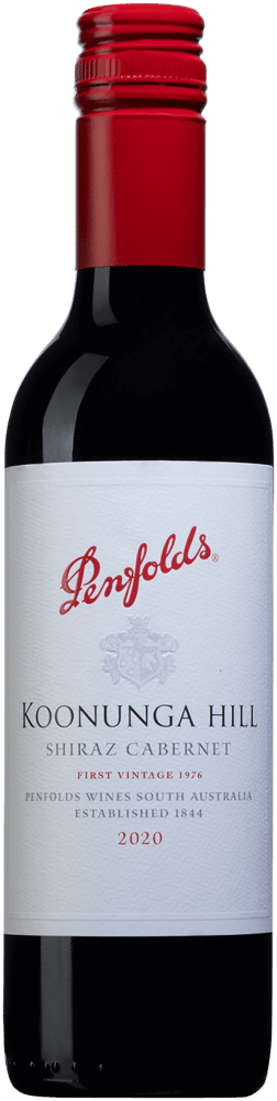 En glasflaska med Penfolds Koonunga Hill Shiraz Cabernet 2022, ett rött vin från South Eastern Australia i Australien