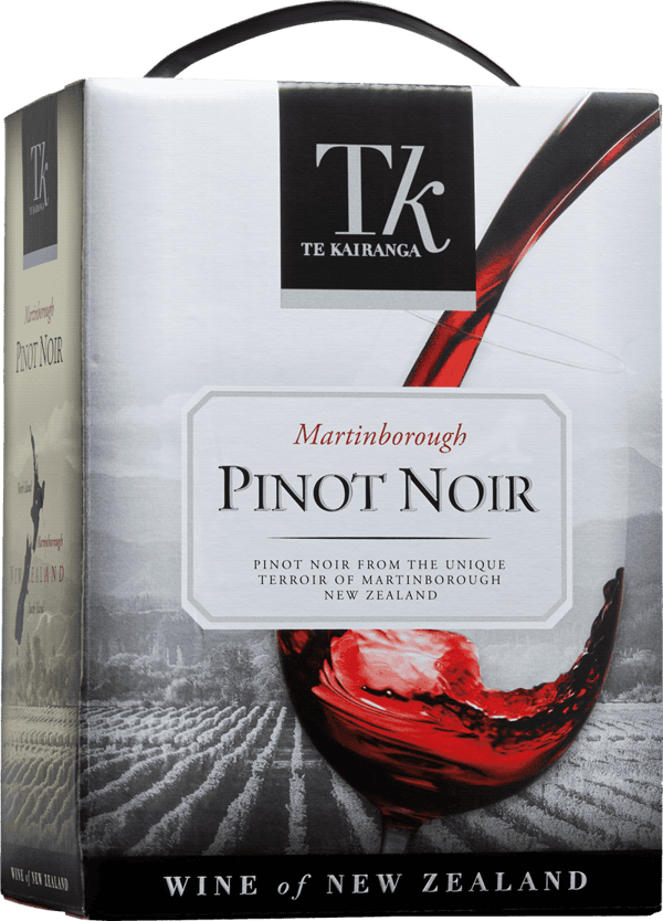 En box med  Te Kairanga Pinot Noir 2022, ett rött vin från Wairarapa i Nya Zeeland