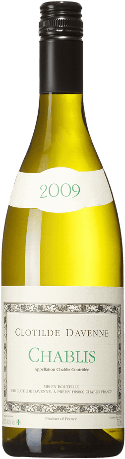 En glasflaska med Chablis Clotilde Davenne 2021, ett vitt vin från Bourgogne i Frankrike