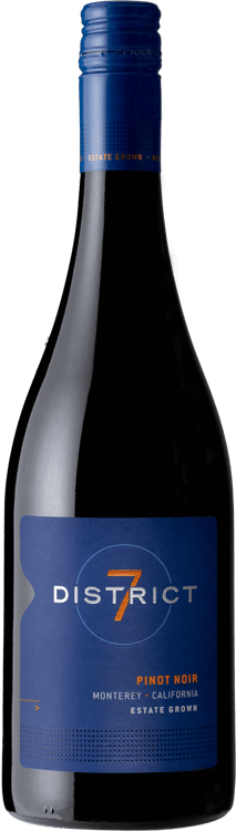 En glasflaska med District 7 Pinot Noir 2020, ett rött vin från Kalifornien i USA