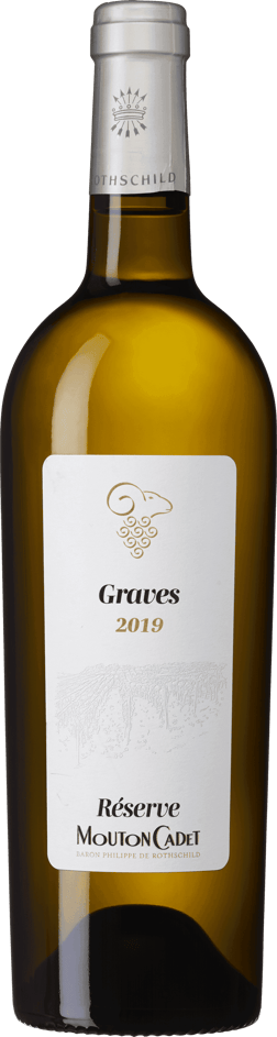 En lättare glasflaska med Mouton Cadet Réserve Graves Blanc 2019, ett vitt vin från Bordeaux i Frankrike