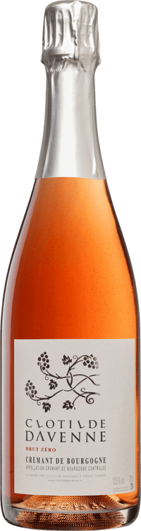 En glasflaska med Clotilde Davenne Crémant de Bourgogne Rosé, en mousserande från Bourgogne i Frankrike