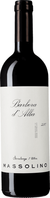 En glasflaska med Massolino Barbera d’Alba 2021, ett rött vin från Piemonte i Italien