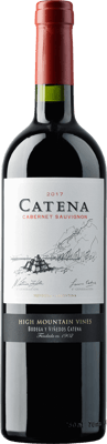 En glasflaska med Catena Cabernet Sauvignon 2019, ett rött vin från Cuyo i Argentina