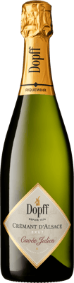 En glasflaska med Dopff Brut Cuvée Julien, en mousserande från Alsace i Frankrike