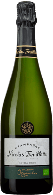 En glasflaska med Nicolas Feuillatte Collection Organic Extra Brut, ett champagne från Champagne i Frankrike