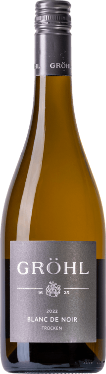 En glasflaska med Gröhl Blanc de Noir Trocken, ett vitt vin från Rheinhessen i Tyskland