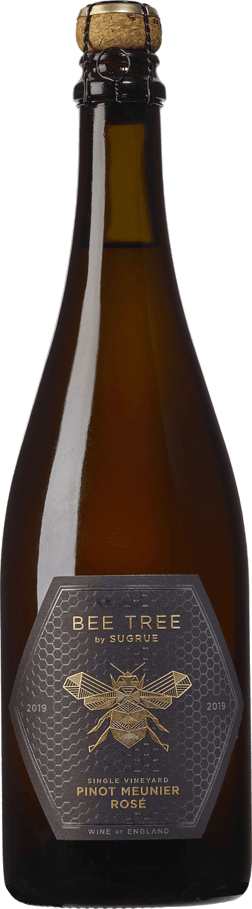 En glasflaska med Bee Tree by Sugrue Pinot Meunier Sparkling Rosé 2019, en mousserande från England i Storbritannien