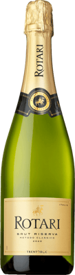 En glasflaska med Rotari Brut Riserva, en mousserande från Trentino-Alto Adige i Italien