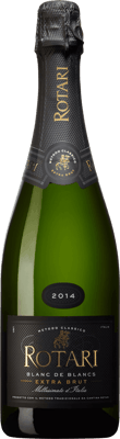 En glasflaska med Rotari Blanc de Blancs Extra Brut, en mousserande från Trentino-Alto Adige i Italien