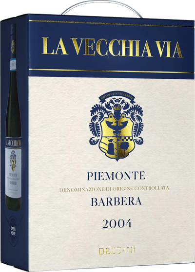 En box med La Vecchia Via Barbera 2004, ett rött vin från Piemonte i Italien
