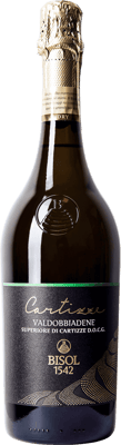 En glasflaska med Cartizze Valdobbiadene Superiore Dry, en mousserande från Venetien i Italien