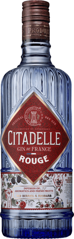 En glasflaska med Citadelle Rouge, en gin & Genever från Frankrike
