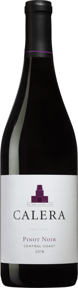 En glasflaska med Calera Pinot Noir 2018, ett rött vin från Kalifornien i USA