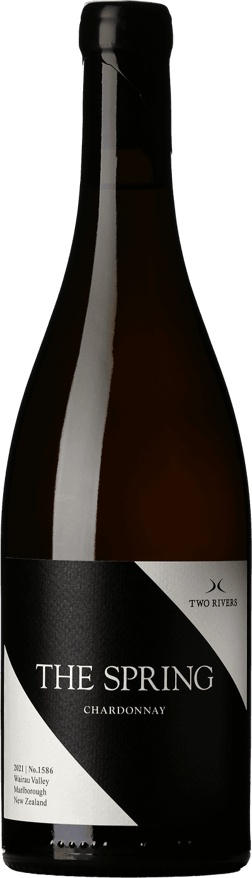 En glasflaska med Two Rivers of Marlborough The Spring Chardonnay 2021, ett vitt vin från Marlborough i Nya Zeeland
