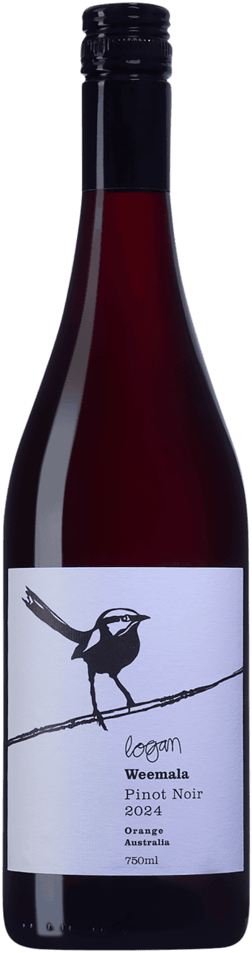 En glasflaska med Logan Weemala Pinot Noir 2024, ett rött vin från New South Wales i Australien