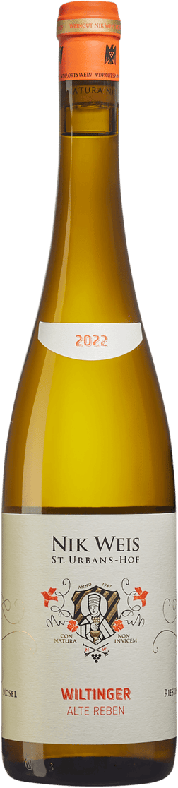 En lättare glasflaska med Nik Weis Wiltinger Alte Reben 2022, ett vitt vin från Mosel i Tyskland