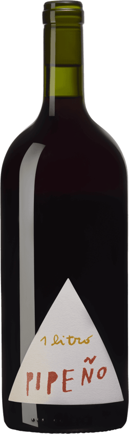 En lättare glasflaska med Pino Román Pipeño 2024, ett rött vin från Région del Sur i Chile