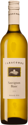 En glasflaska med Paracombe Sauvignon Blanc, ett vitt vin från South Australia i Australien
