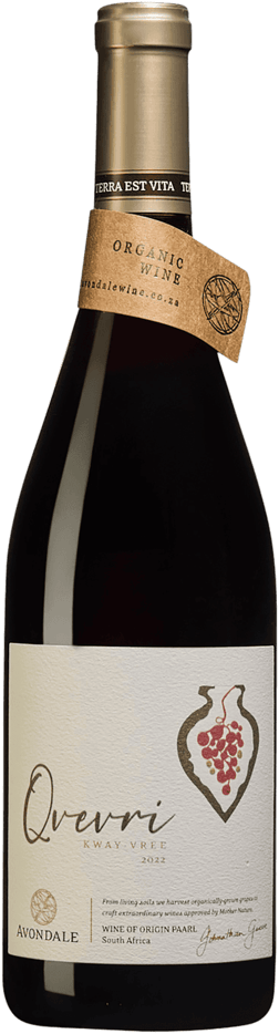 En lättare glasflaska med Avondale Qvevri Red 2022, ett rött vin från Western Cape i Sydafrika