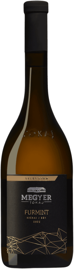 En glasflaska med Megyer Furmint 2022, ett vitt vin från Tokaj i Ungern