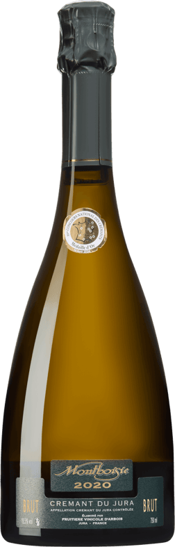 En glasflaska med Fruitière Vinicole d' Arbois Crémant du Jura Blanc Brut Montboisie 2020, en mousserande från Jura i Frankrike