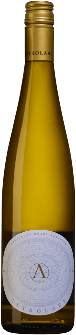 En glasflaska med Astrolabe Sleepers Vineyard Kekerengu Coast Albarino 2023, ett vitt vin från Marlborough i Nya Zeeland