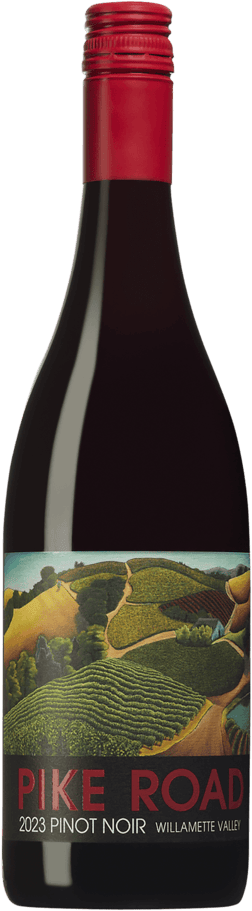 En glasflaska med Pike Road Willamette Valley Pinot Noir 2022, ett rött vin från Oregon i USA