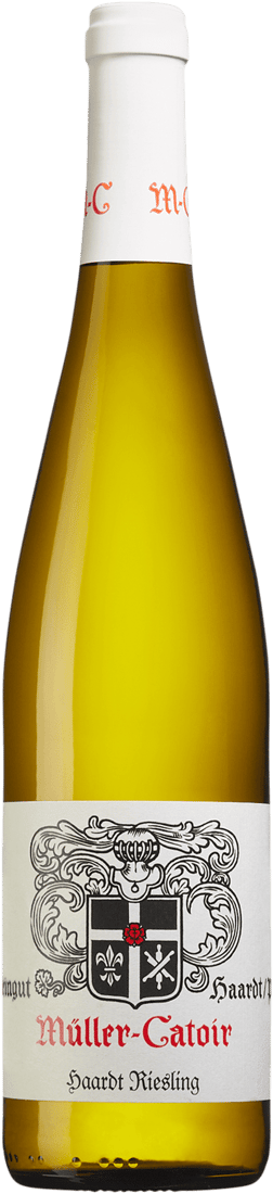 En glasflaska med Mueller-Catoir Haardt Riesling 2023, ett vitt vin från Pfalz i Tyskland