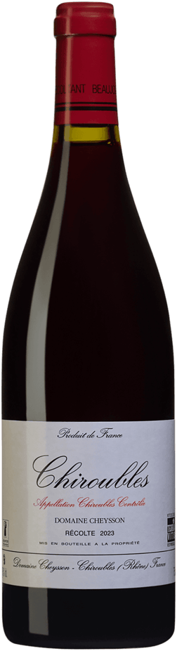 En glasflaska med Domaine Cheysson Chiroubles Cuvée Tradition 2023, ett rött vin från Bourgogne i Frankrike