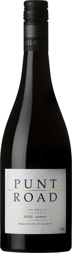 En glasflaska med Punt Road Wines Gamay 2023, ett rött vin från Victoria i Australien