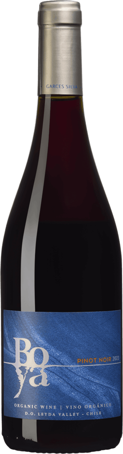 En lättare glasflaska med Boya Pinot Noir 2023, ett rött vin från Aconcagua i Chile