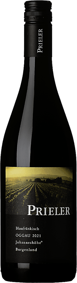 En glasflaska med Weingut Prieler Blaufränkish Oggau 2021, ett rött vin från Burgenland i Österrike