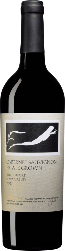 En glasflaska med Frog's Leap Estate Grown Cabernet Sauvignon 2021, ett rött vin från Kalifornien i USA