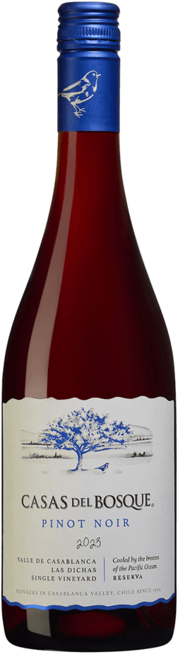 En glasflaska med Casas del Bosque Reserva Pinot Noir 2023, ett rött vin från Aconcagua i Chile