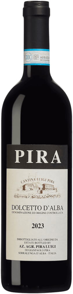 En glasflaska med Luigi Pira Dolcetto d'Alba 2023, ett rött vin från Piemonte i Italien