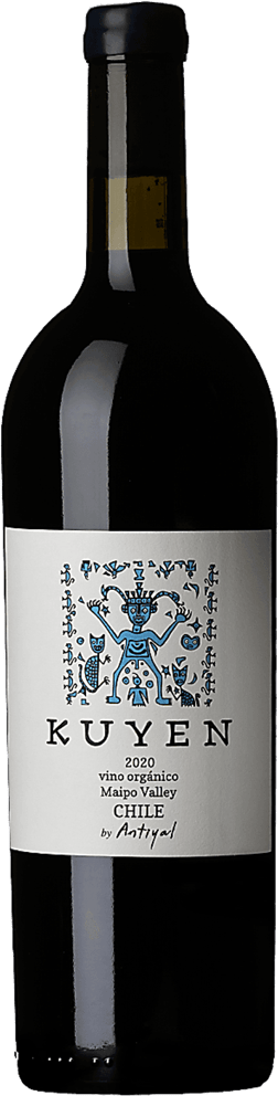 En glasflaska med Kuyen by Antiyal 2020, ett rött vin från Valle Central i Chile