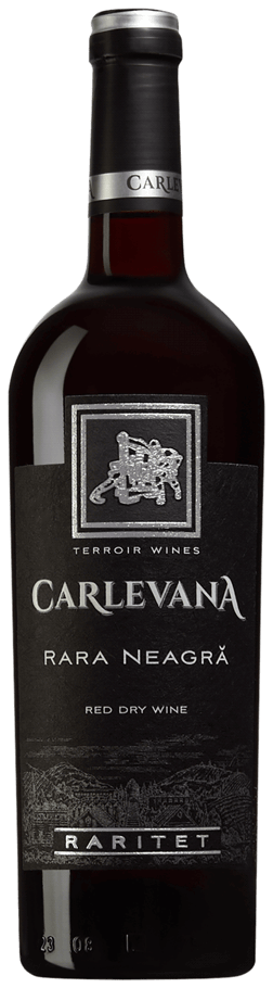 En lättare glasflaska med Carlevana Winery Rara Neagra Raritet 2022, ett rött vin från Moldavien