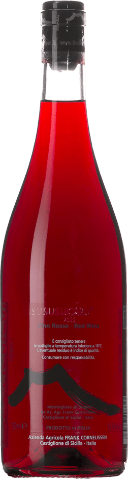 En lättare glasflaska med Frank Cornelissen Susucaru Rosso 2023, ett rött vin från Sicilien i Italien