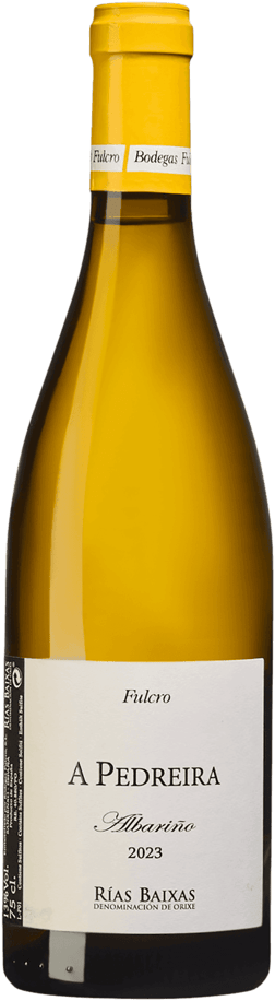 En lättare glasflaska med Bodegas Fulcro A Pedreira 2023, ett vitt vin från Galicien i Spanien