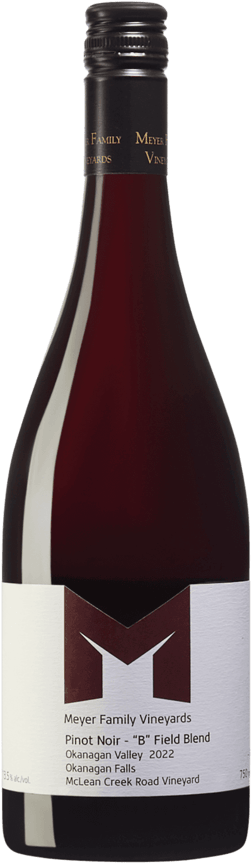 En lättare glasflaska med Meyer Family Vineyards B Fieldblend Pinot Noir 2022, ett rött vin från British Columbia i Kanada